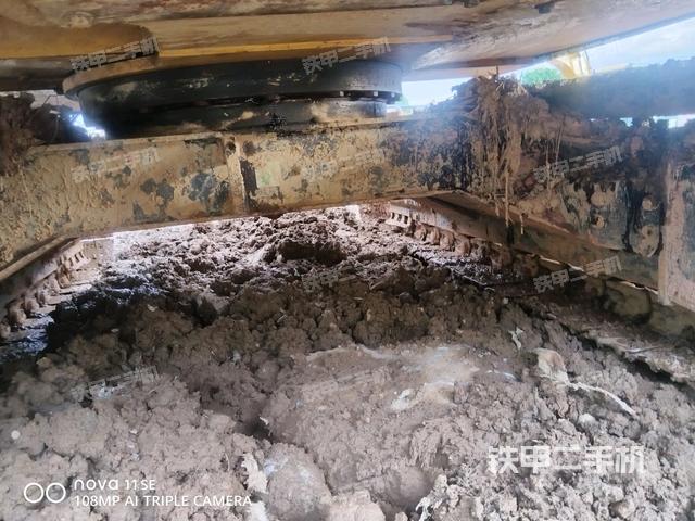 转盘和下车架正前（工作和回转装置）