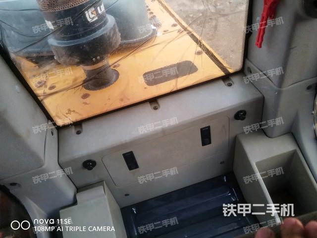 左后方玻璃角標(biāo)（駕駛室部分）