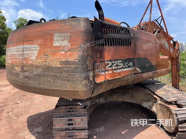 整机右后45°(整机外观) 整机右后45°(整机外观)