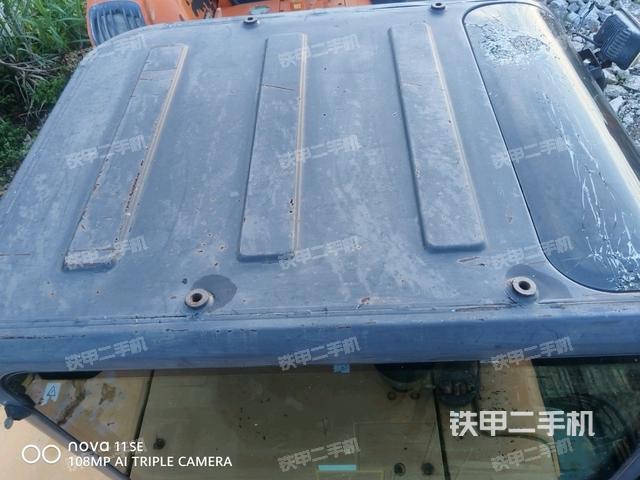 驾驶室顶部（整机外观）