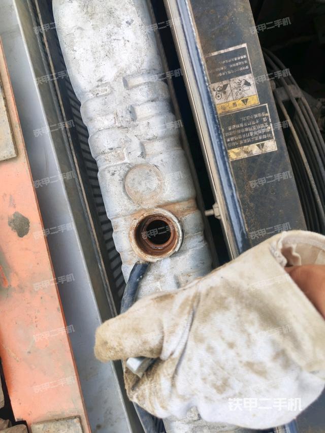 中央回转接头特写(上车部件) 中央回转接头特写(上车部件)