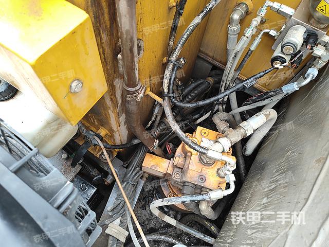 回轉(zhuǎn)馬達和主控閥（整機外觀）