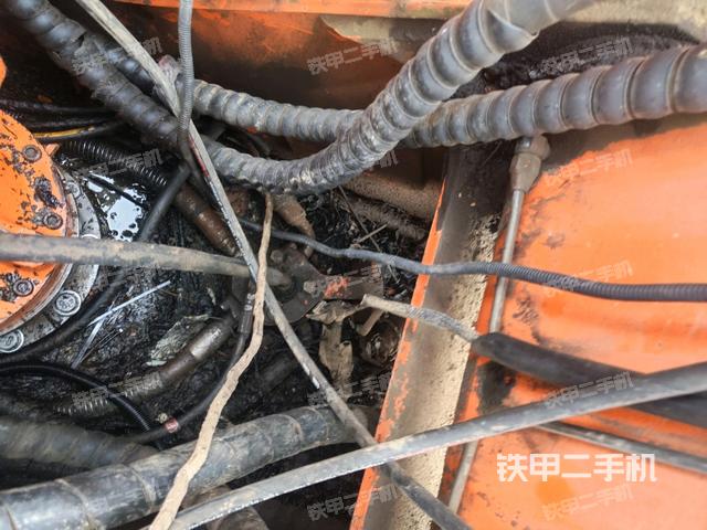 气门室盖螺丝特写(上车部件) 气门室盖螺丝特写(上车部件)