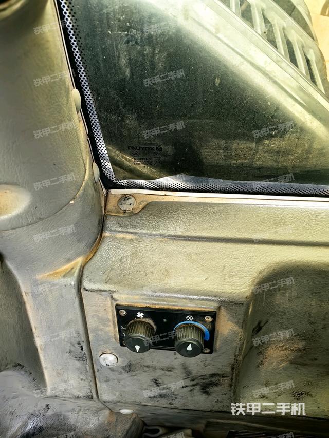 后窗玻璃角标(驾驶室部分) 后窗玻璃角标(驾驶室部分)