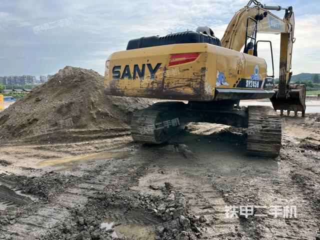 整机右后45°(整机外观) 整机右后45°(整机外观)