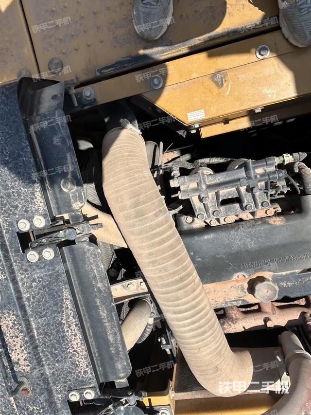 发动机室(上车部件) 发动机室(上车部件)