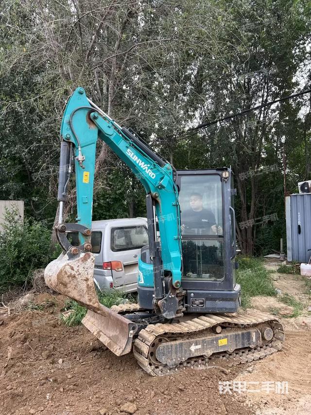 駕駛室整體（整機外觀）