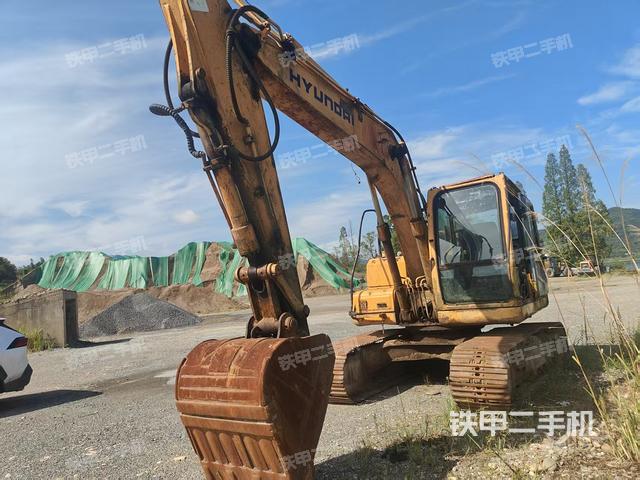 现代R150LC-7挖掘机
