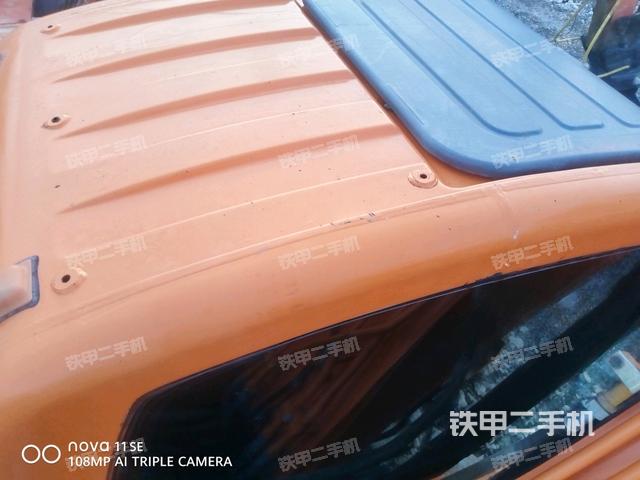 驾驶室顶部（整机外观）