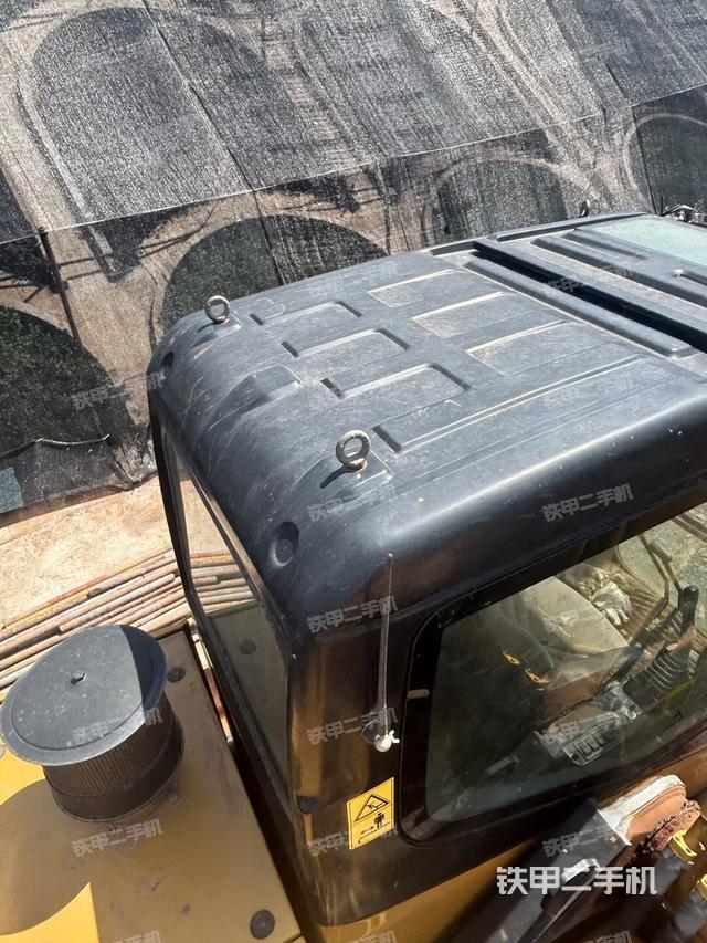 駕駛室頂部俯視（上車(chē)部件）