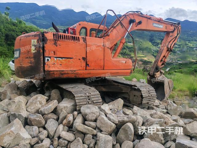 右后45(整机外观) 右后45(整机外观)