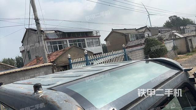 驾驶室顶部（整机外观）