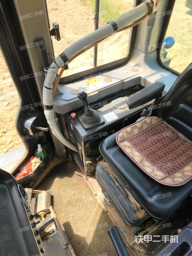 駕駛室外頂部全景（推土機(jī)駕駛室）