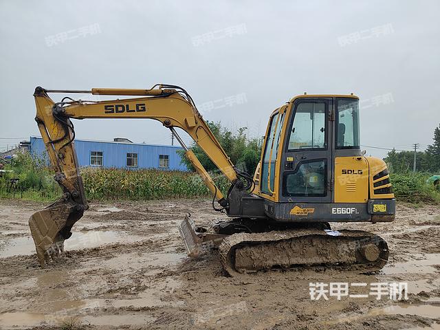 山東臨工E660FL挖掘機(jī)