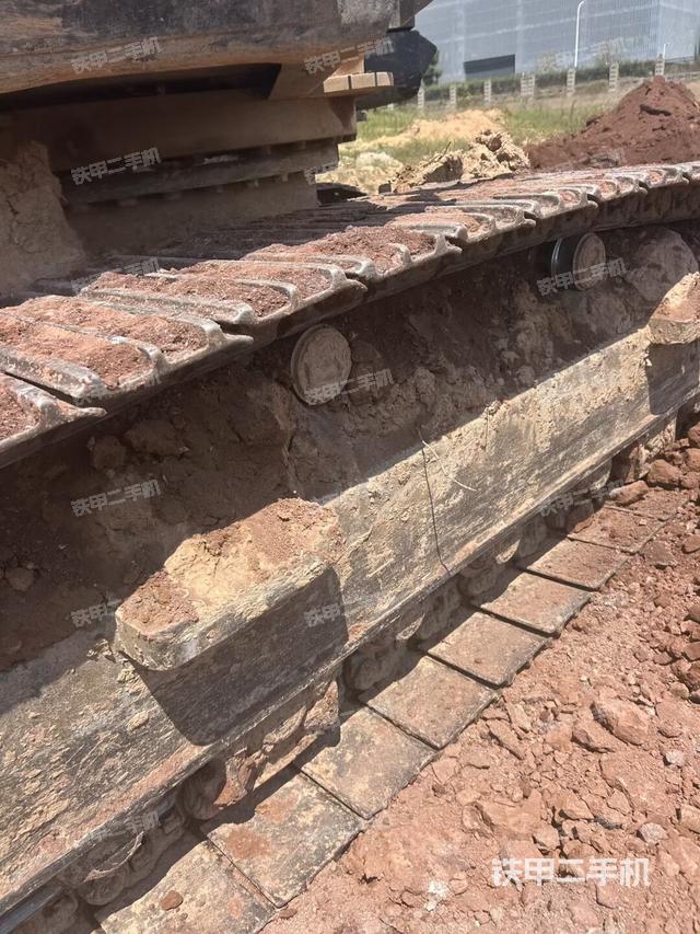 左侧履带整体 (行走机构) 左侧履带整体 (行走机构)