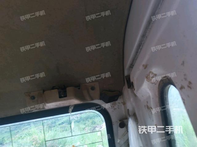 驾驶室左前45度(驾驶室部分) 驾驶室左前45度(驾驶室部分)