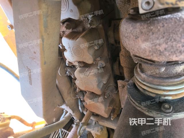 發(fā)動(dòng)機(jī)左側(cè)全景（推土機(jī)發(fā)動(dòng)機(jī)艙）