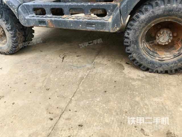 左侧履带整体 (行走机构) 左侧履带整体 (行走机构)