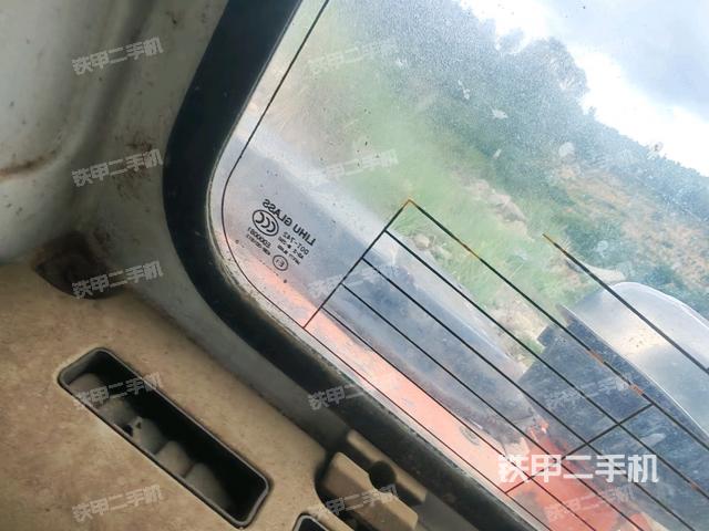 顶棚整体(驾驶室部分) 顶棚整体(驾驶室部分)