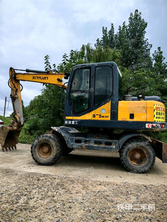 新源XY75W-9挖掘机