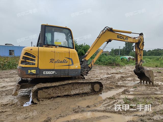 整機右后45°（整機外觀）