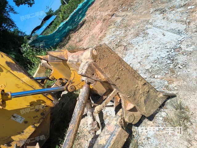 推土鏟右后（推土機(jī)底盤及工作裝置）