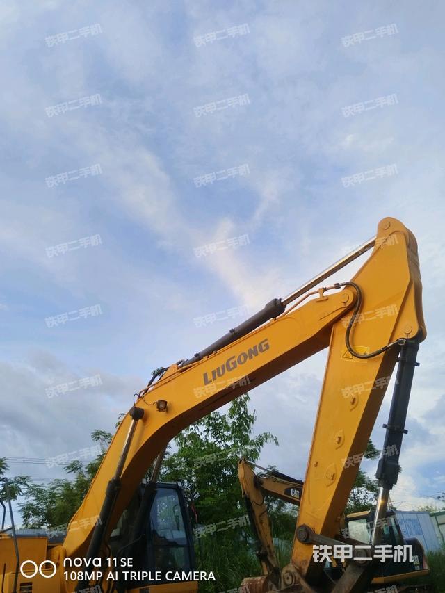 小臂整體左后（工作和回轉(zhuǎn)裝置）