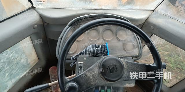 驾驶室操作台(整机外观及大件) 驾驶室操作台(整机外观及大件)