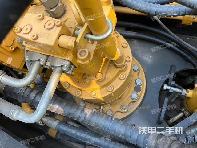 回轉(zhuǎn)馬達(dá)和主控閥(整機(jī)外觀) 回轉(zhuǎn)馬達(dá)和主控閥(整機(jī)外觀)