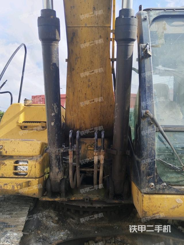 大臂油缸整體?豎拍（工作和回轉(zhuǎn)裝置）