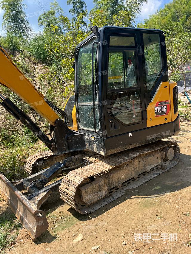 駕駛室整體（整機(jī)外觀）