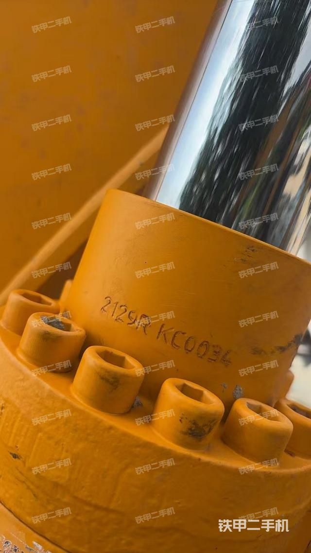 大臂油缸整體?豎拍（工作和回轉(zhuǎn)裝置）