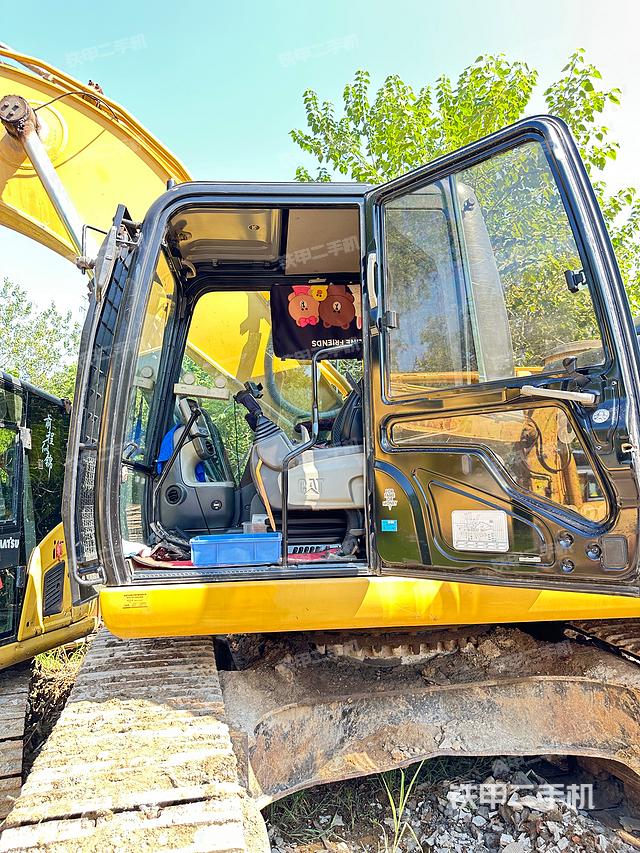 驾驶室整体（整机外观）