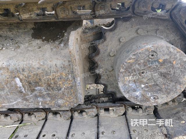 右驱动轮（行走机构）