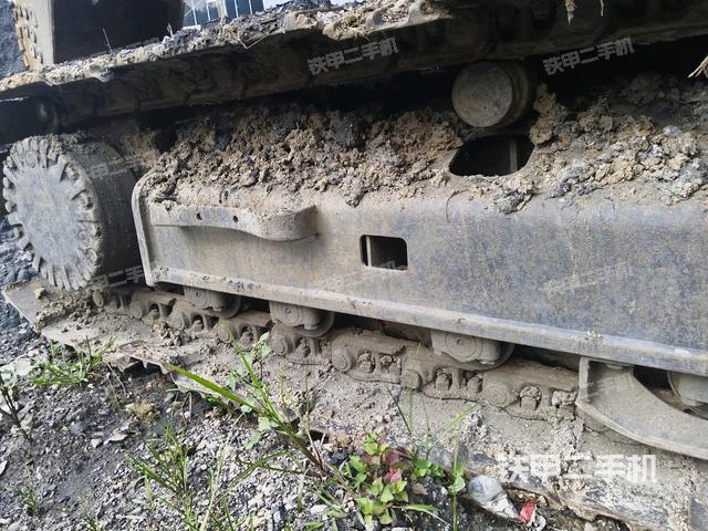 右驅(qū)動輪（行走機(jī)構(gòu)）