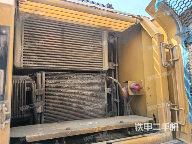 散熱器正面（大件艙室）