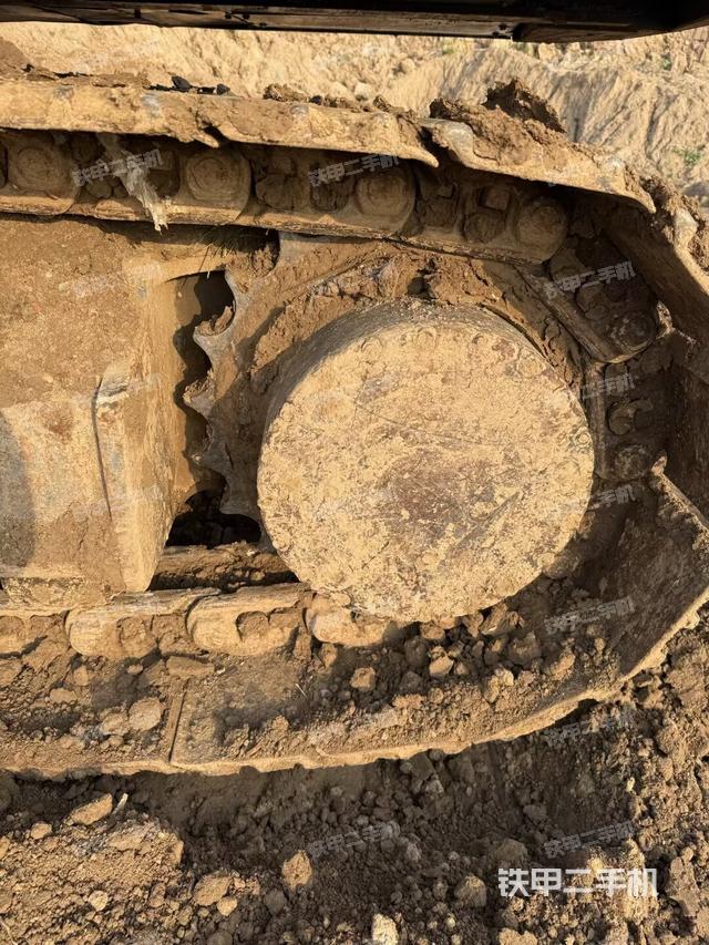 單側(cè)履帶整體（整機(jī)外觀）