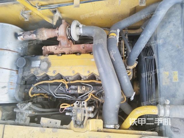 氣門室蓋螺絲特寫（上車部件）