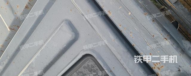 駕駛室頂部（整機(jī)外觀）