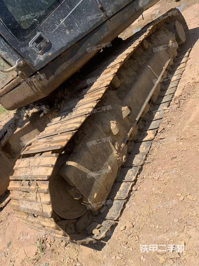 單側(cè)履帶整體（整機(jī)外觀）