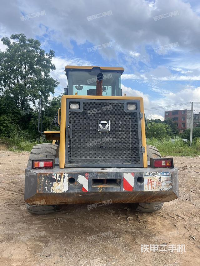 驾驶室操作台(整机外观及大件) 驾驶室操作台(整机外观及大件)