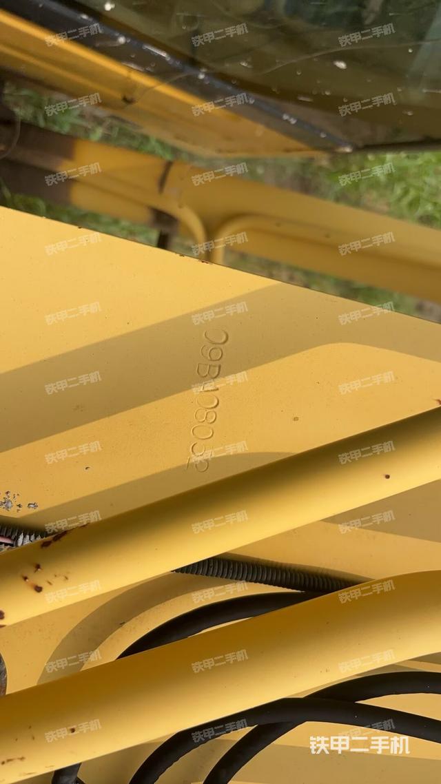 大臂油缸整體?豎拍（工作和回轉(zhuǎn)裝置）