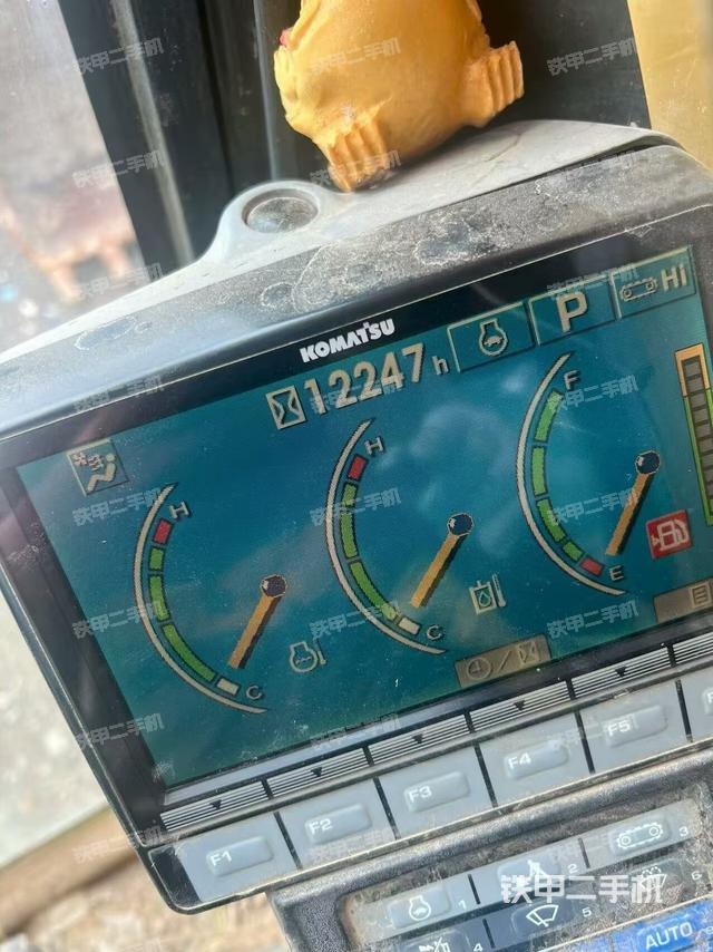 后窗玻璃角標（駕駛室部分）