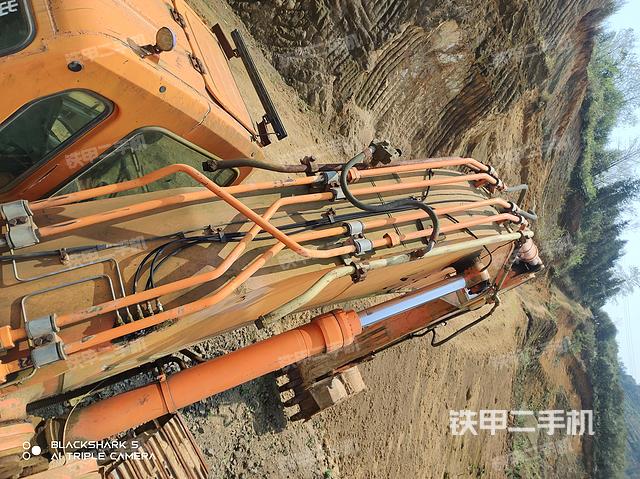 驾驶室顶部（整机外观）