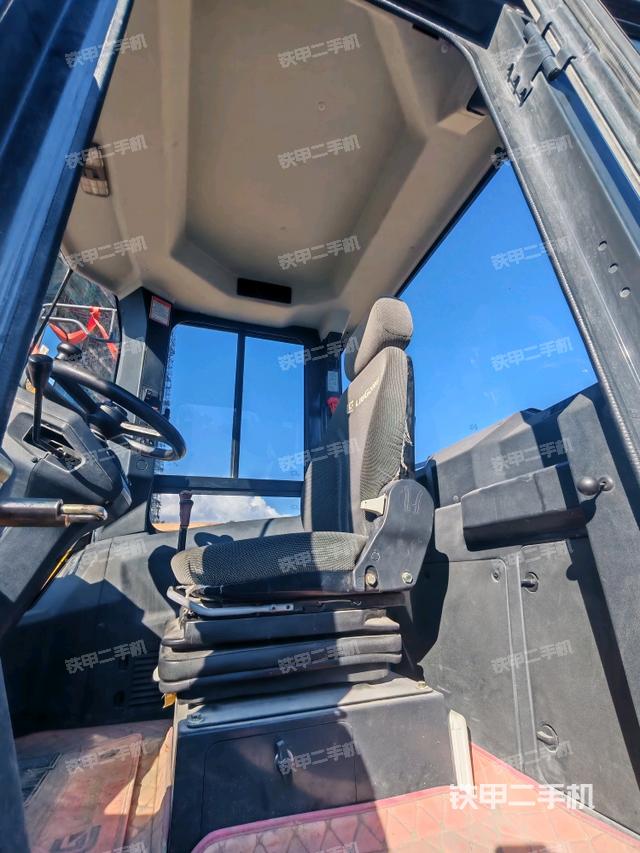 駕駛室工作臺（整機(jī)外觀及大件）