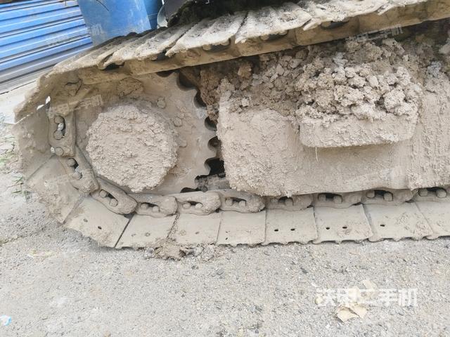 左驅(qū)動輪（行走機(jī)構(gòu)）