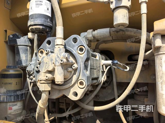 液壓泵斜45?左（大件艙室）