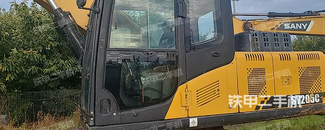 驾驶室整体（整机外观）