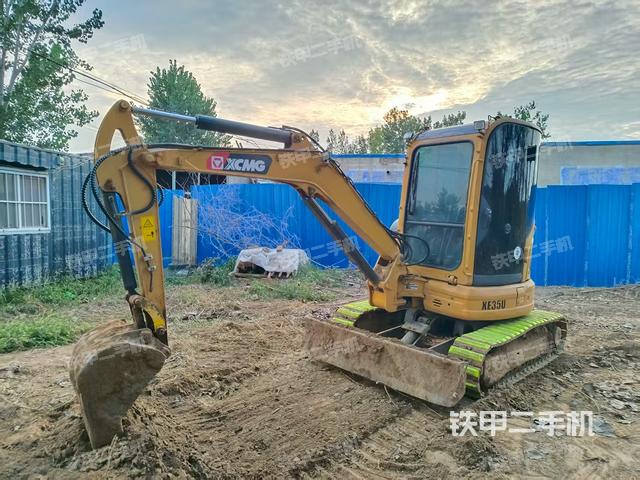 驾驶室整体（整机外观）