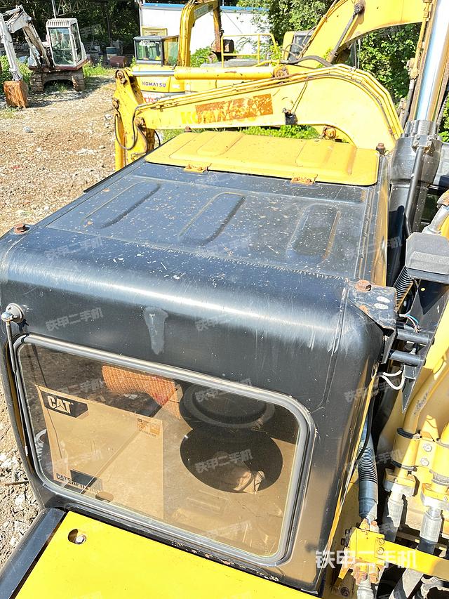 驾驶室顶部（整机外观）